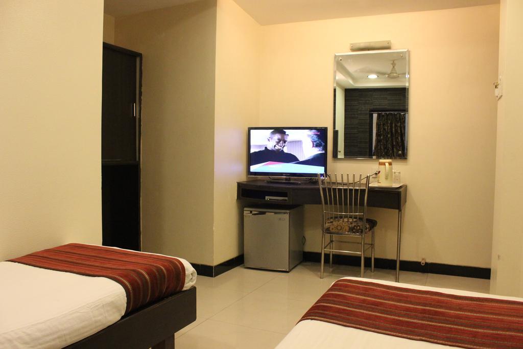 Hotel Fortune Mumbai Bagian luar foto