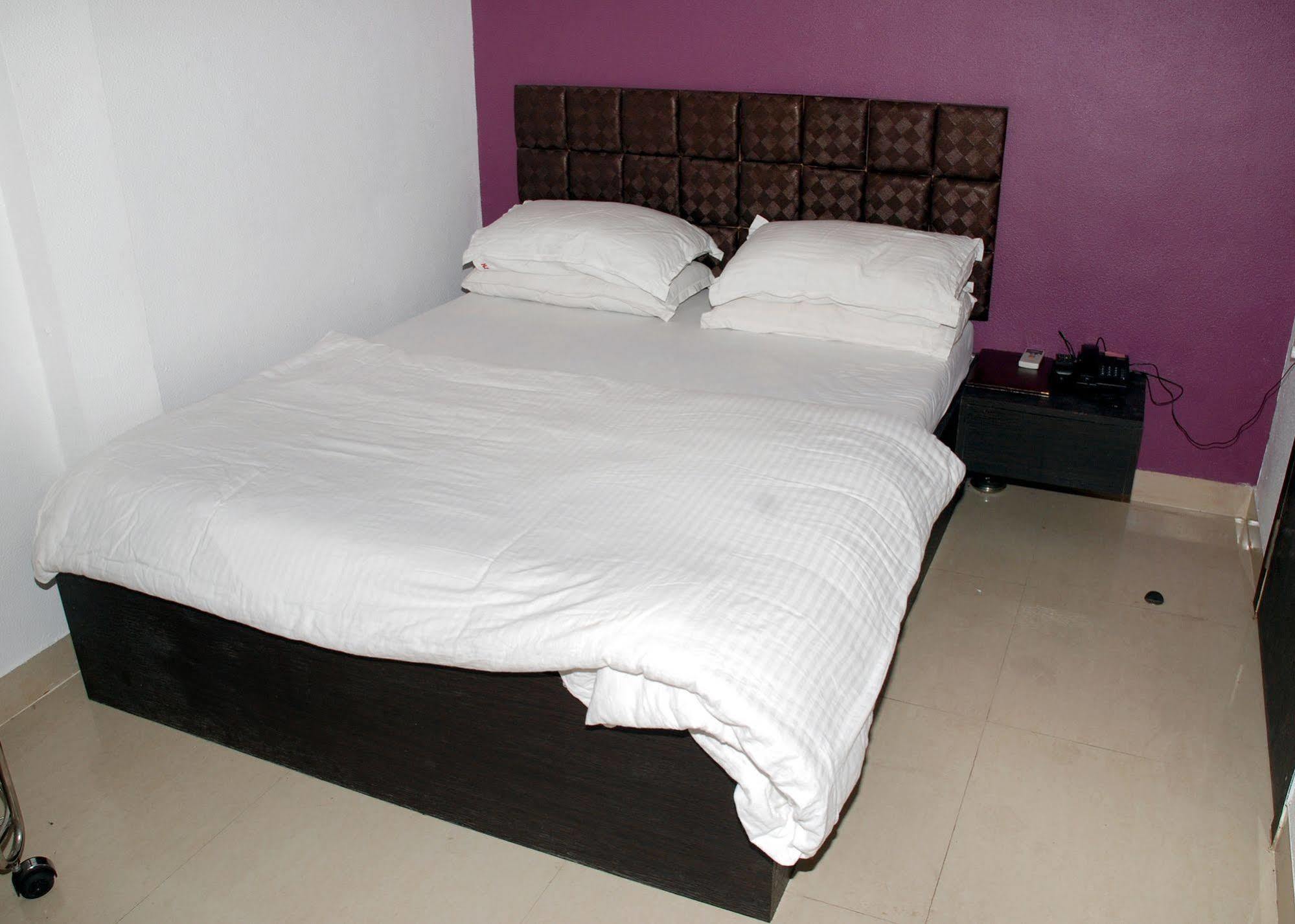 Hotel Fortune Mumbai Bagian luar foto